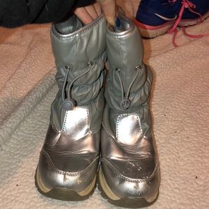 Kids snow boots